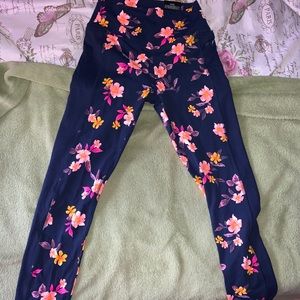 PINK Victoria’s Secret leggings